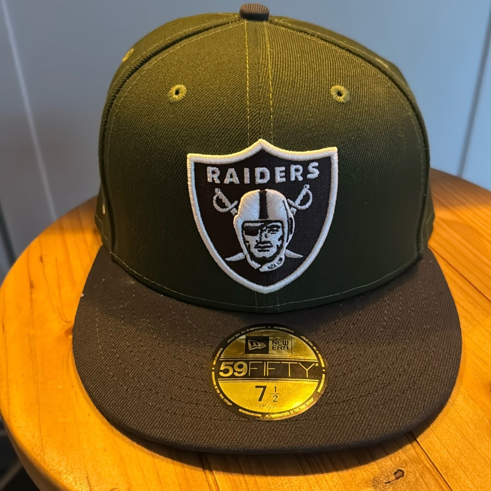 Las Vegas Raiders Hat - Size 7 1/2 - Hunter Green and Black - Like New